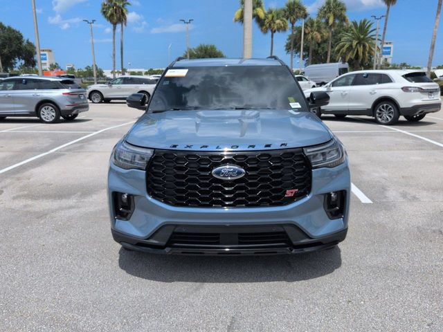 Certified 2025 Ford Explorer ST AWD/4WD image 9