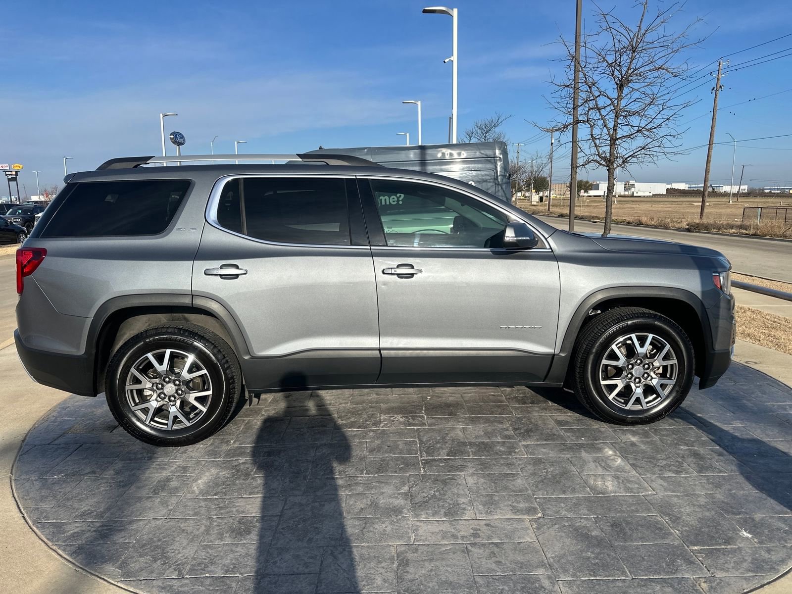 Used 2020 GMC Acadia SLE w/ Driver Convenience Package image 6