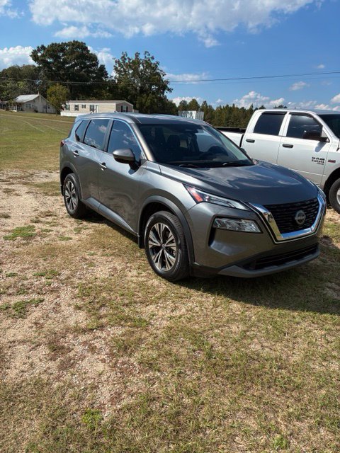 Used 2022 Nissan Rogue SV FWD image 1