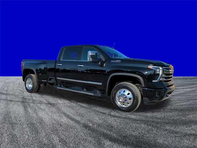 Used 2024 Chevrolet Silverado 3500 High Country w/ Technology Package image 2