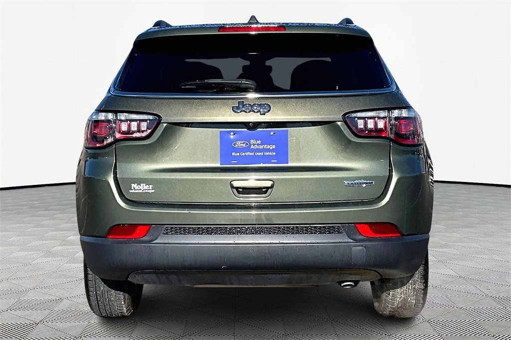 Used 2021 Jeep Compass Latitude image 3