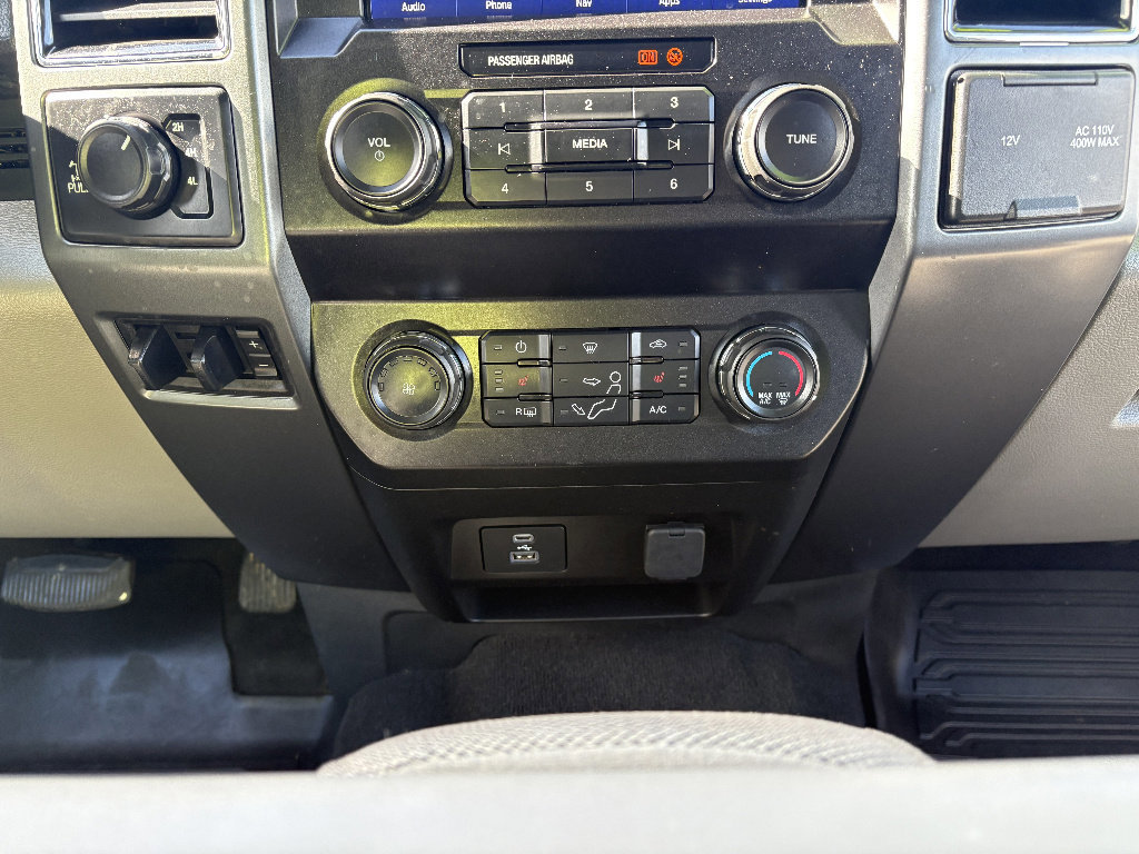 Certified 2022 Ford F350 XLT w/ XLT Premium Package image 27