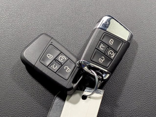 Used 2021 Volkswagen Atlas Cross Sport SE AWD/4WD image 23