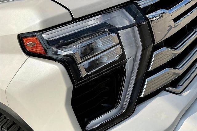 Used 2024 Chevrolet Silverado 2500 High Country w/ High Country Premium Package AWD/4WD image 33
