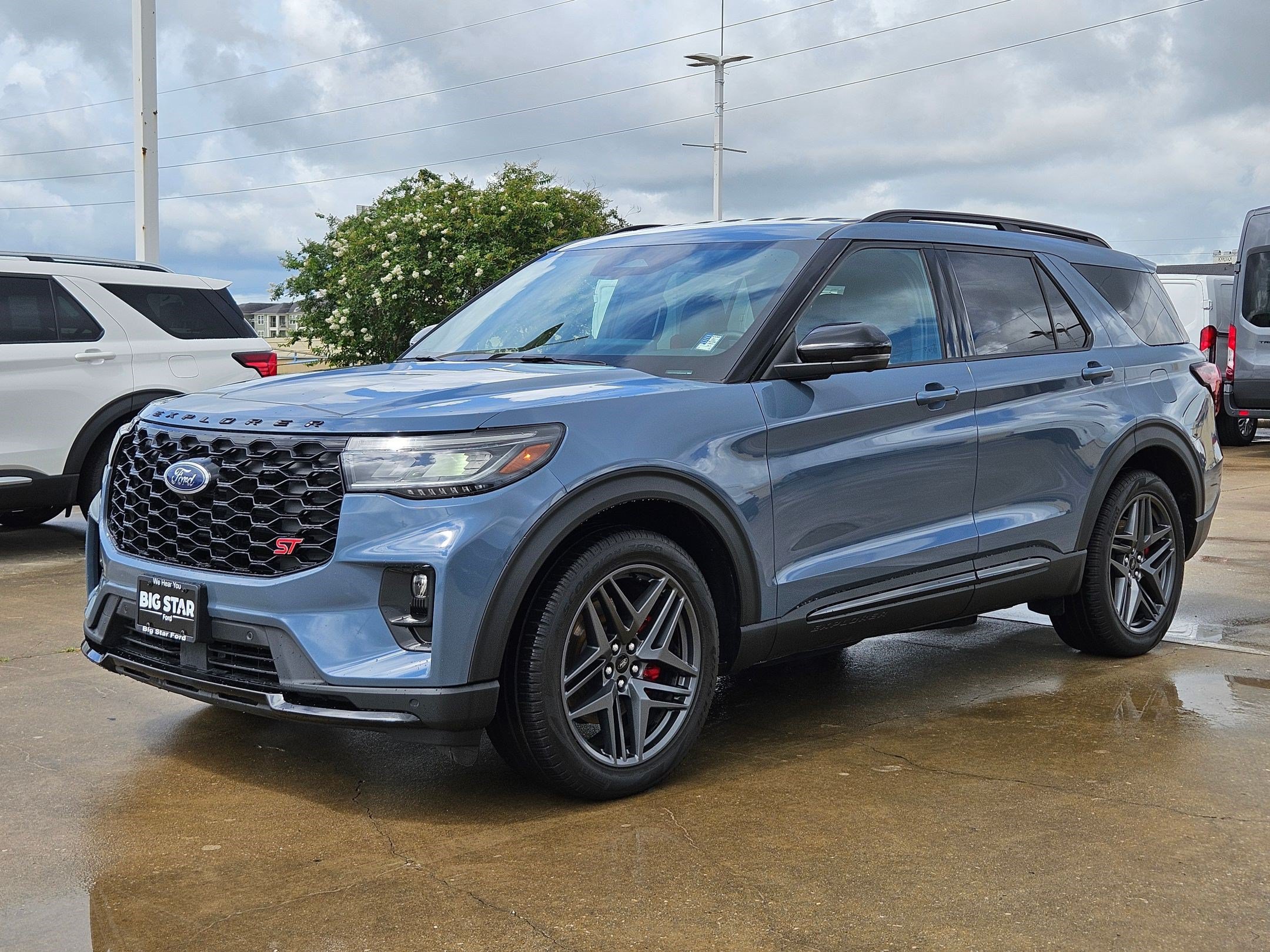 Certified 2025 Ford Explorer ST RWD image 10