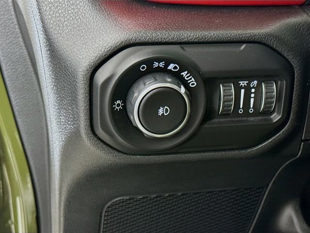 Used 2021 Jeep Wrangler Unlimited Rubicon image 12