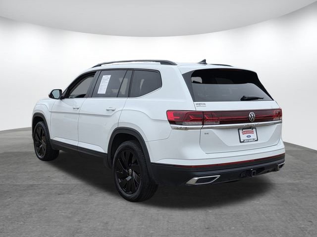 Used 2024 Volkswagen Atlas SE w/ Black Wheel Package image 2