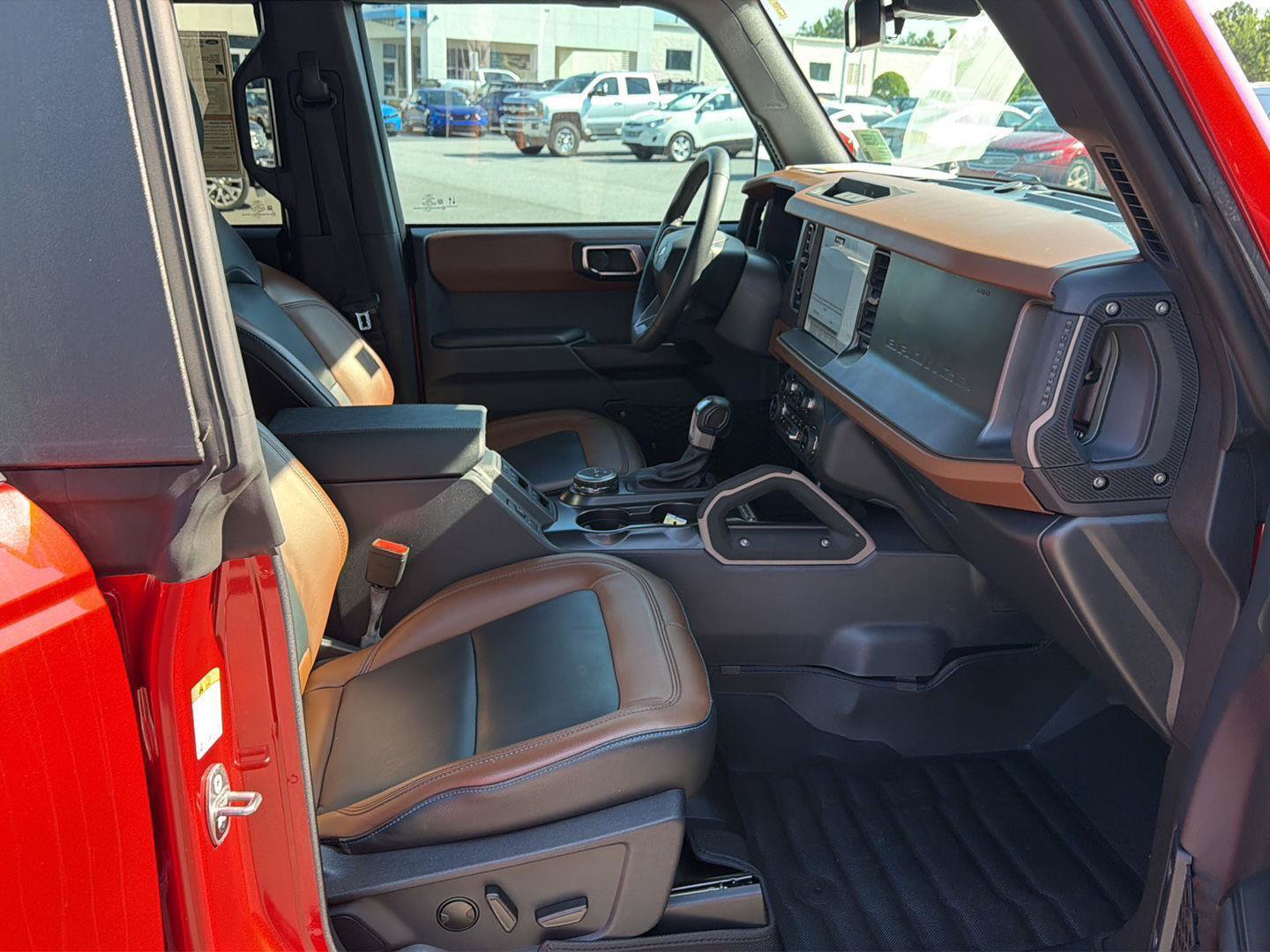 Certified 2024 Ford Bronco Outer Banks AWD/4WD image 13