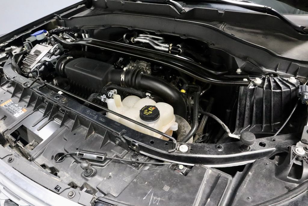 Certified 2022 Ford Explorer Platinum w/ Equipment Group 601A image 19