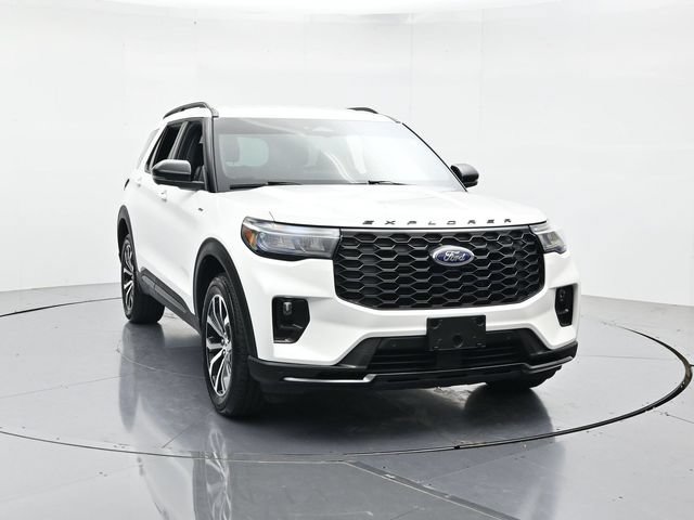 Certified 2025 Ford Explorer ST-Line AWD/4WD image 4