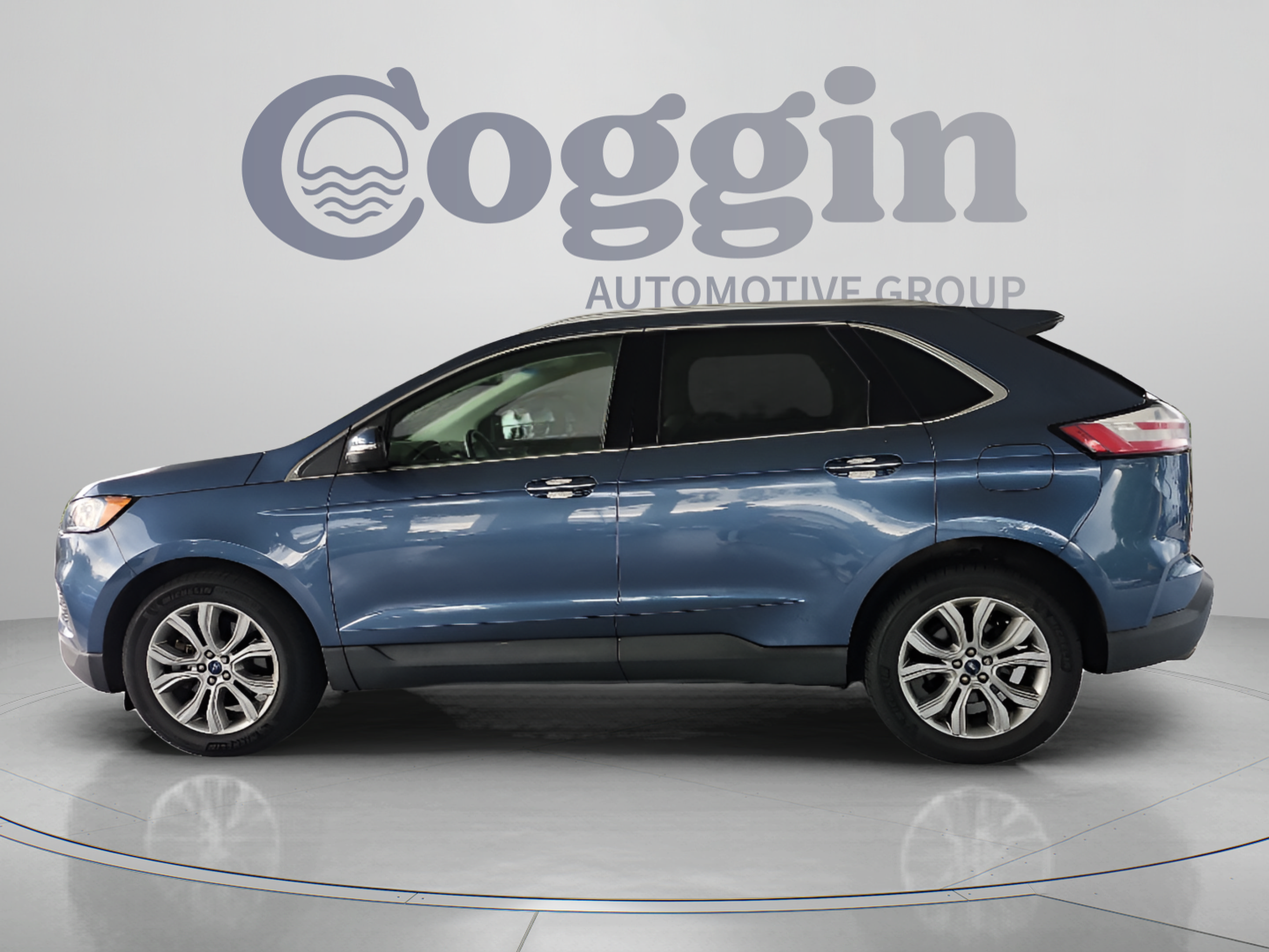 Certified 2019 Ford Edge Titanium w/ Cold Weather Package AWD/4WD image 2