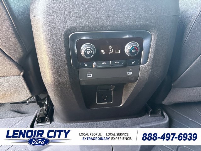 Used 2023 Chevrolet Tahoe LT w/ Luxury Package AWD/4WD image 14