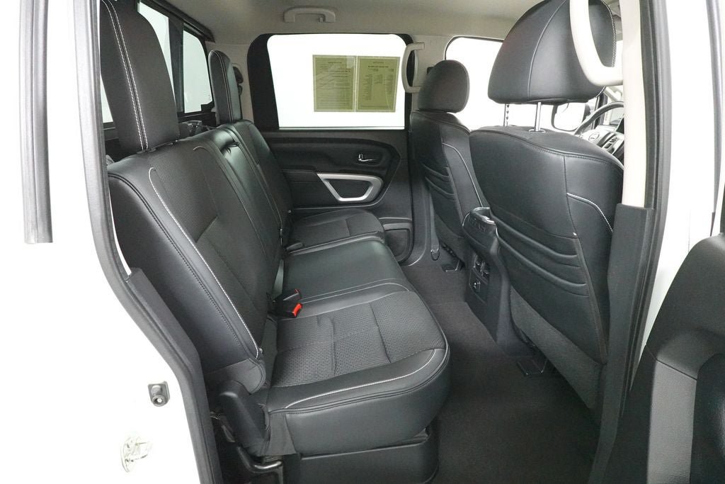 Used 2017 Nissan Titan PRO-4X AWD/4WD image 30