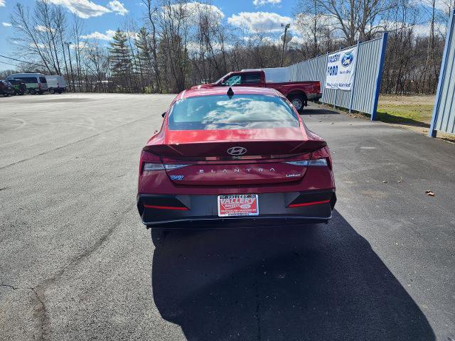 Used 2025 Hyundai Elantra Limited image 4