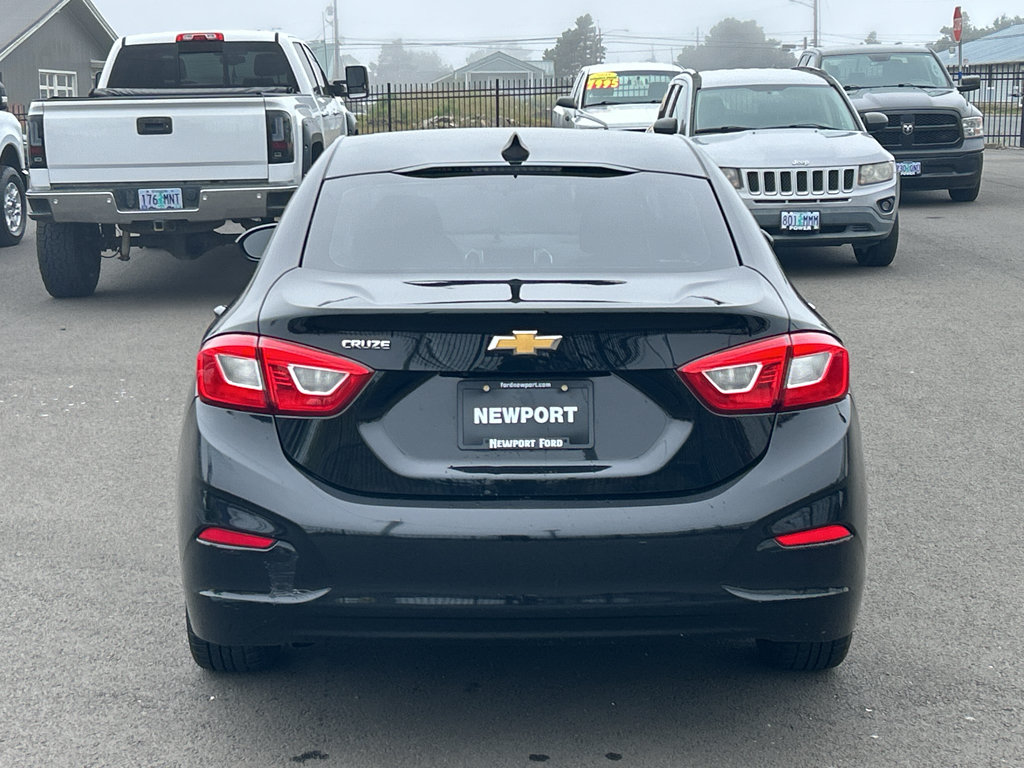 Used 2019 Chevrolet Cruze LS w/ LS Convenience Package FWD image 8