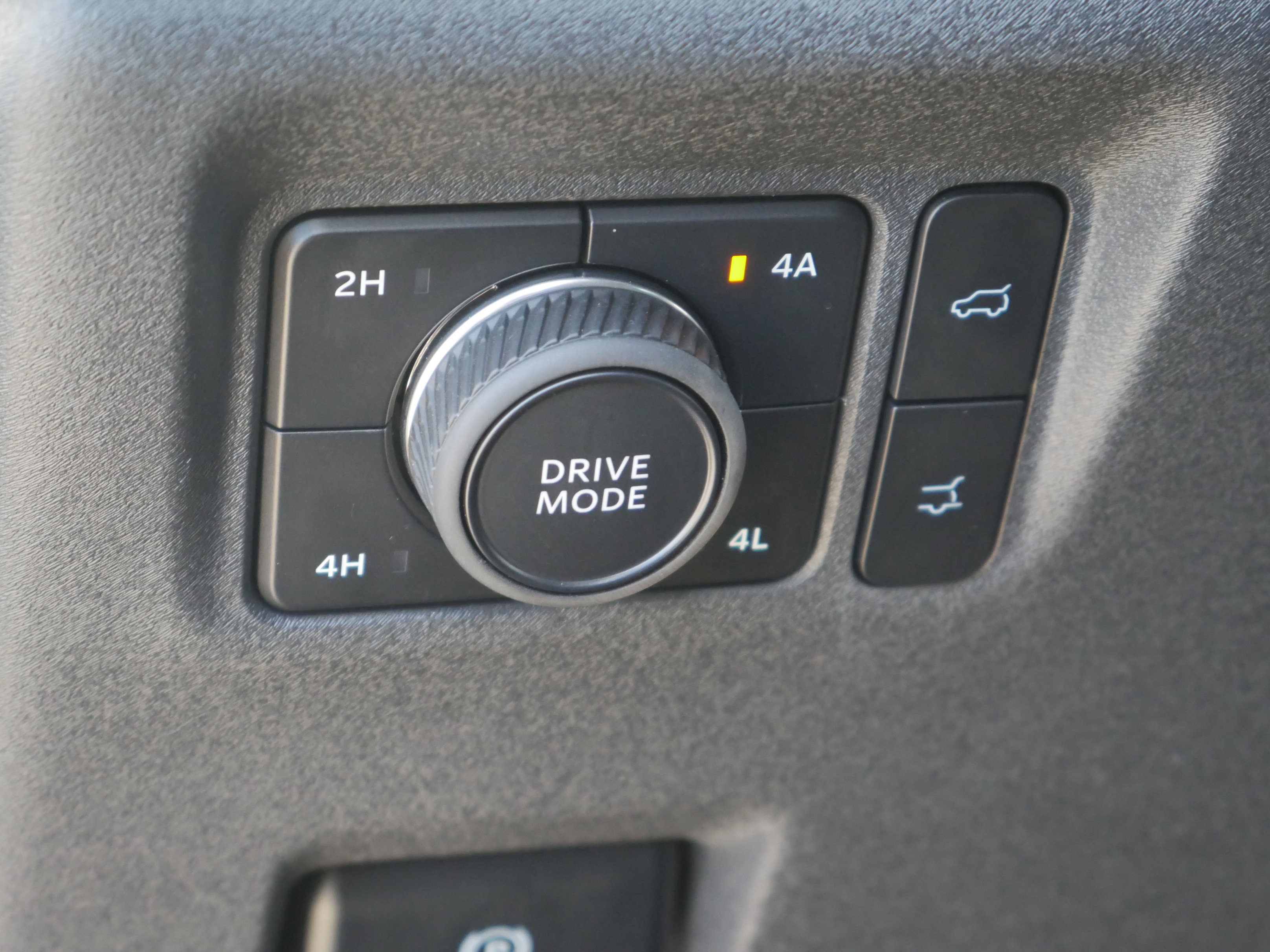 Certified 2025 Ford Expedition Active AWD/4WD image 5