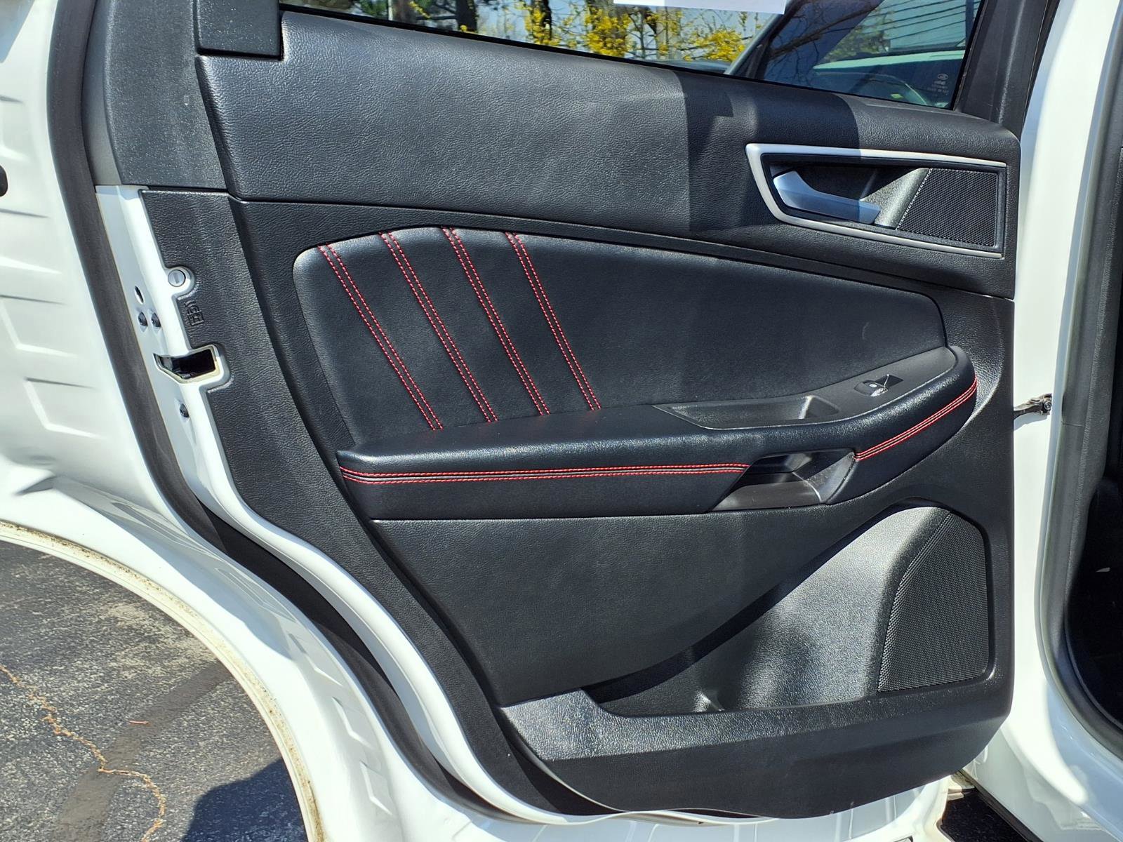 Certified 2022 Ford Edge ST-Line w/ Cargo Accessory Package image 19