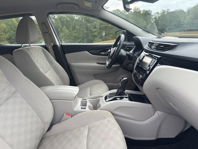 Used 2022 Nissan Rogue Sport SV image 42