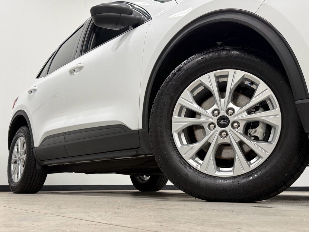 Certified 2024 Ford Escape Active image 2