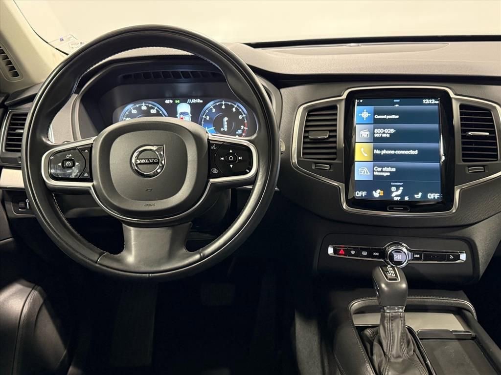 Used 2022 Volvo XC90 T5 Momentum image 12