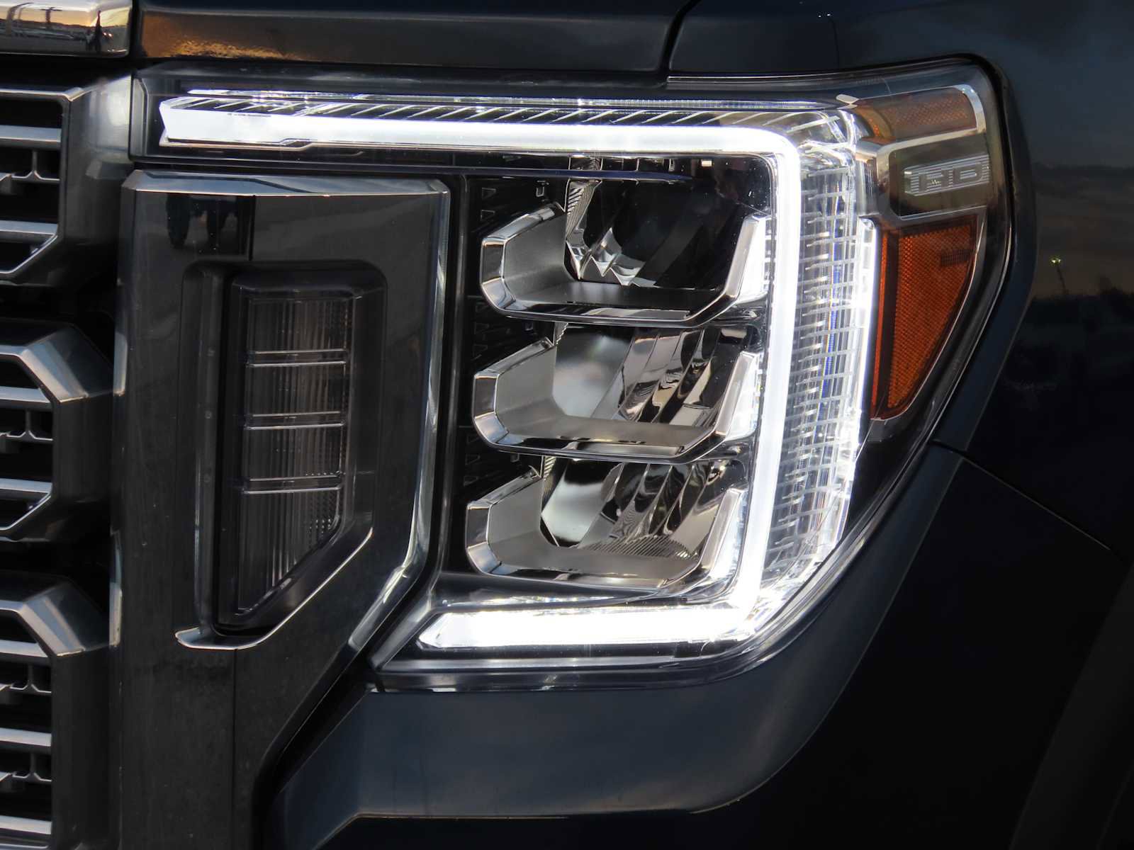 Used 2022 GMC Sierra 3500 Denali w/ Denali Ultimate Package image 10