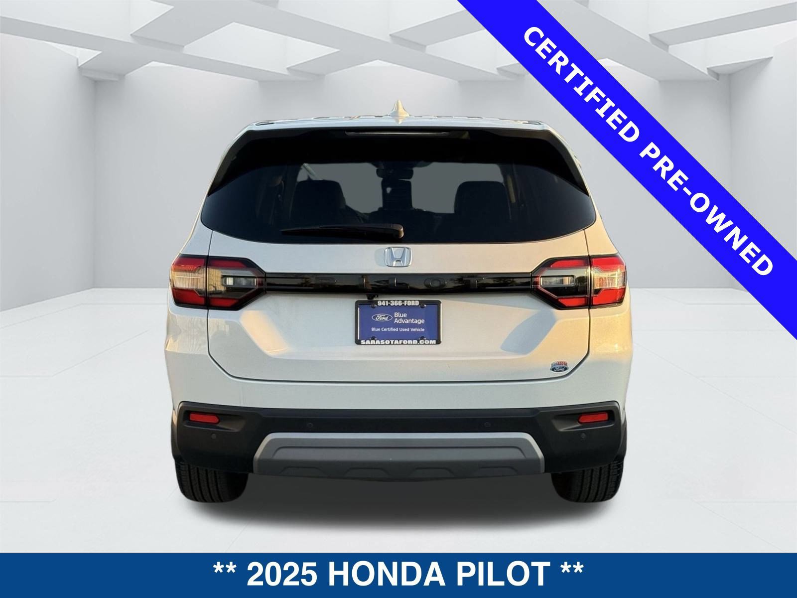 Used 2025 Honda Pilot EX-L image 3