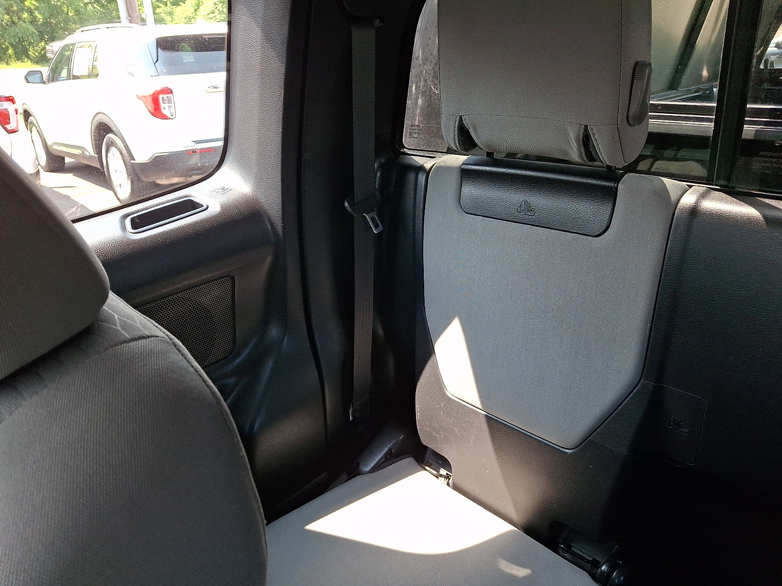 Used 2018 Toyota Tacoma SR w/ SR Convenience Package AWD/4WD image 18