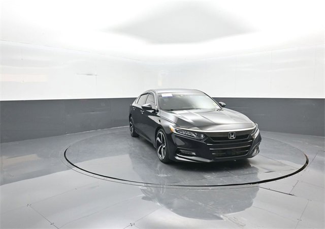 Used 2018 Honda Accord Sport image 2