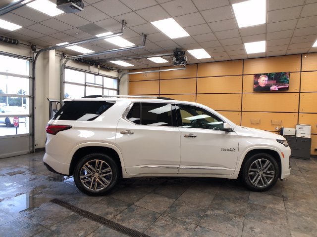 Used 2023 Chevrolet Traverse High Country AWD/4WD image 8