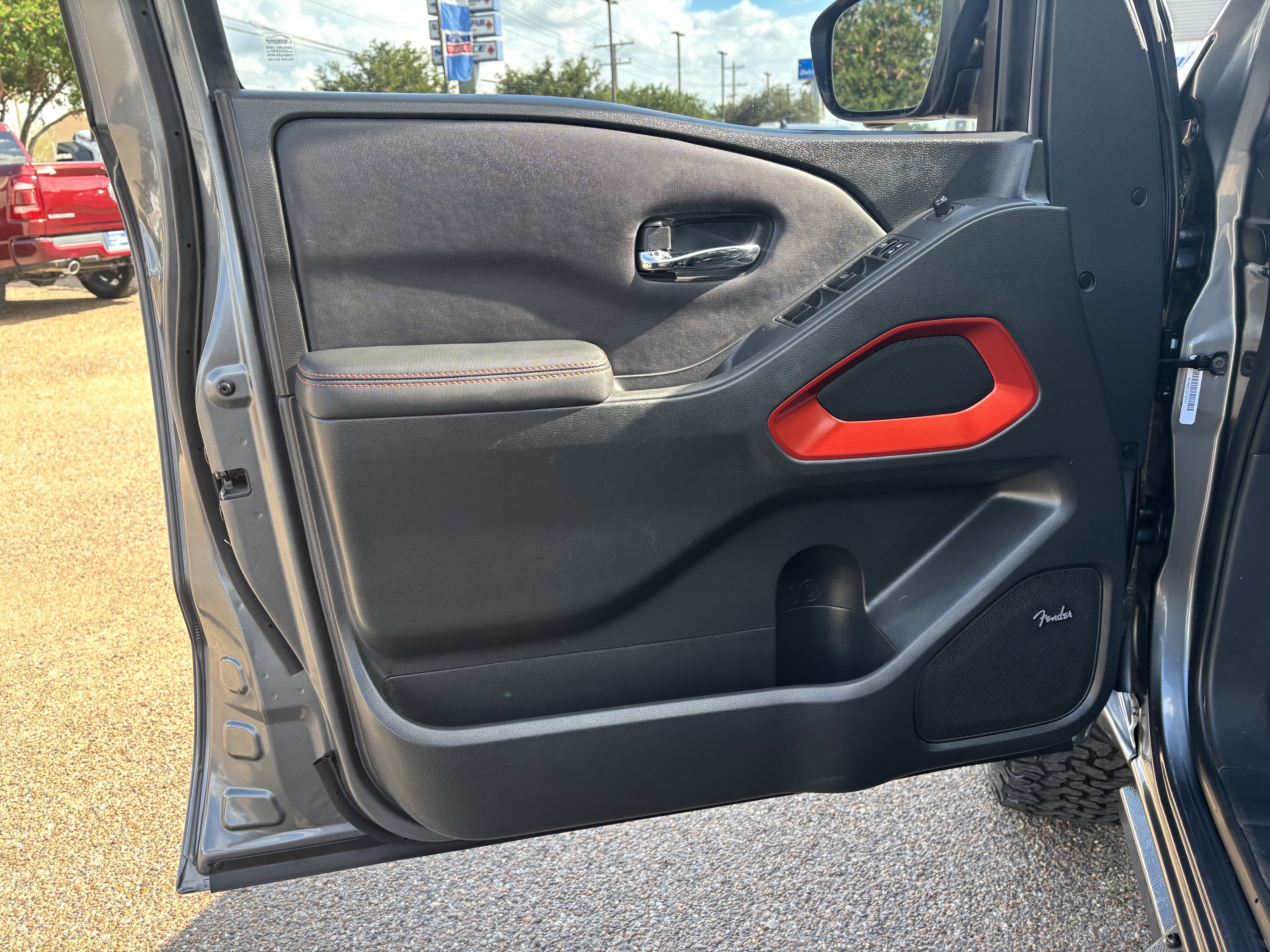 Used 2023 Nissan Frontier Pro-X w/ Pro-X Premium Package image 8