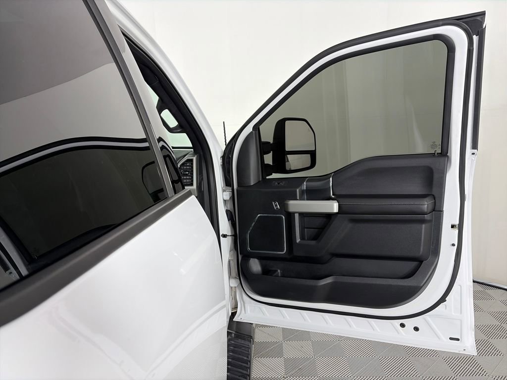 Certified 2018 Ford F150 Lariat w/ Equipment Group 502A Luxury image 31