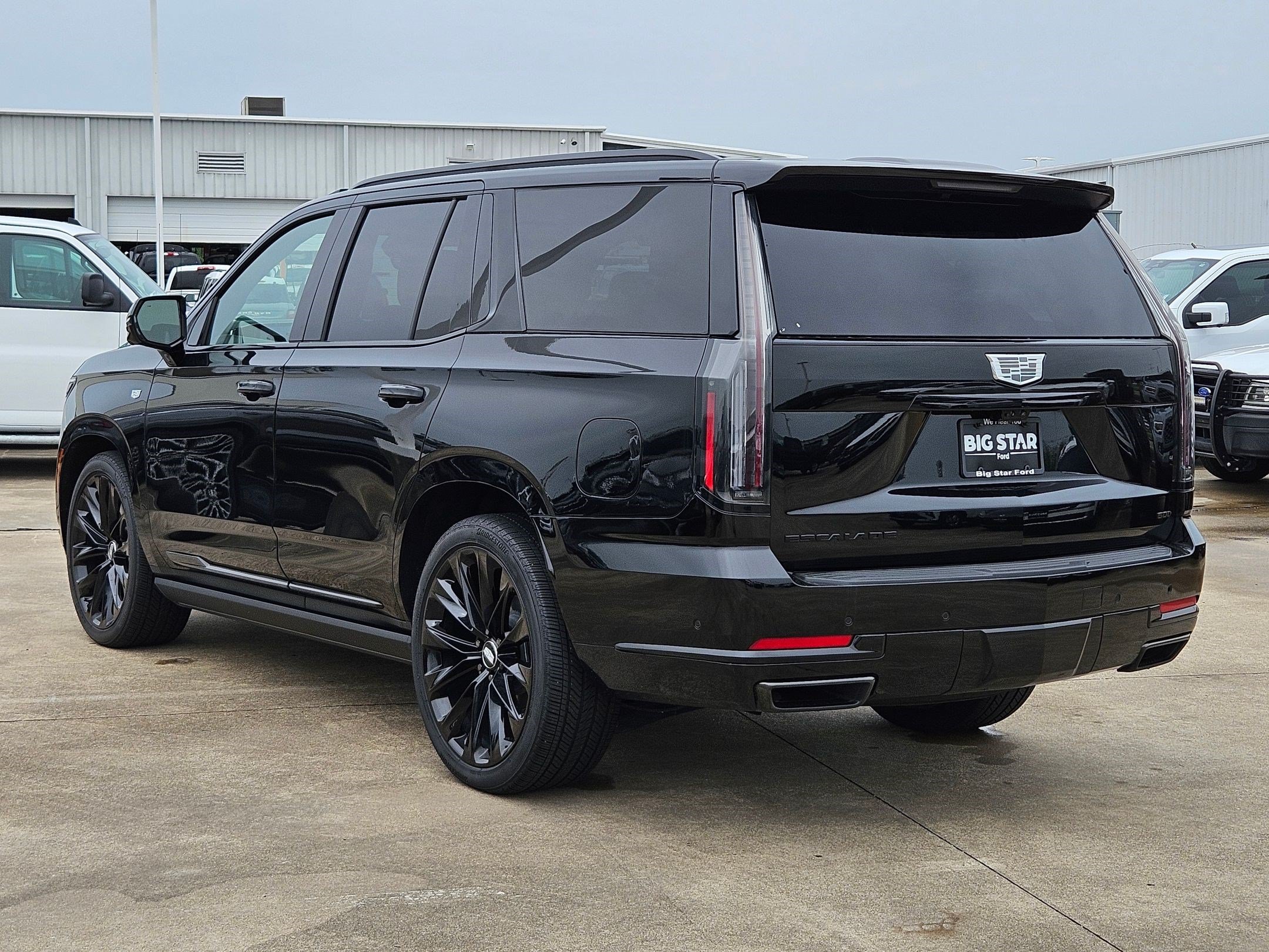 Used 2026 Cadillac Escalade Platinum Sport w/ LPO, ONYX Package AWD/4WD image 7
