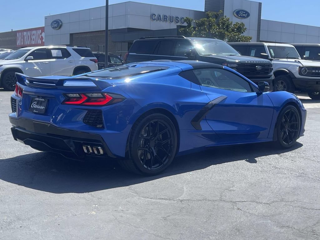 Used 2022 Chevrolet Corvette Stingray Premium Cpe w/ Z51 Performance Package RWD image 3