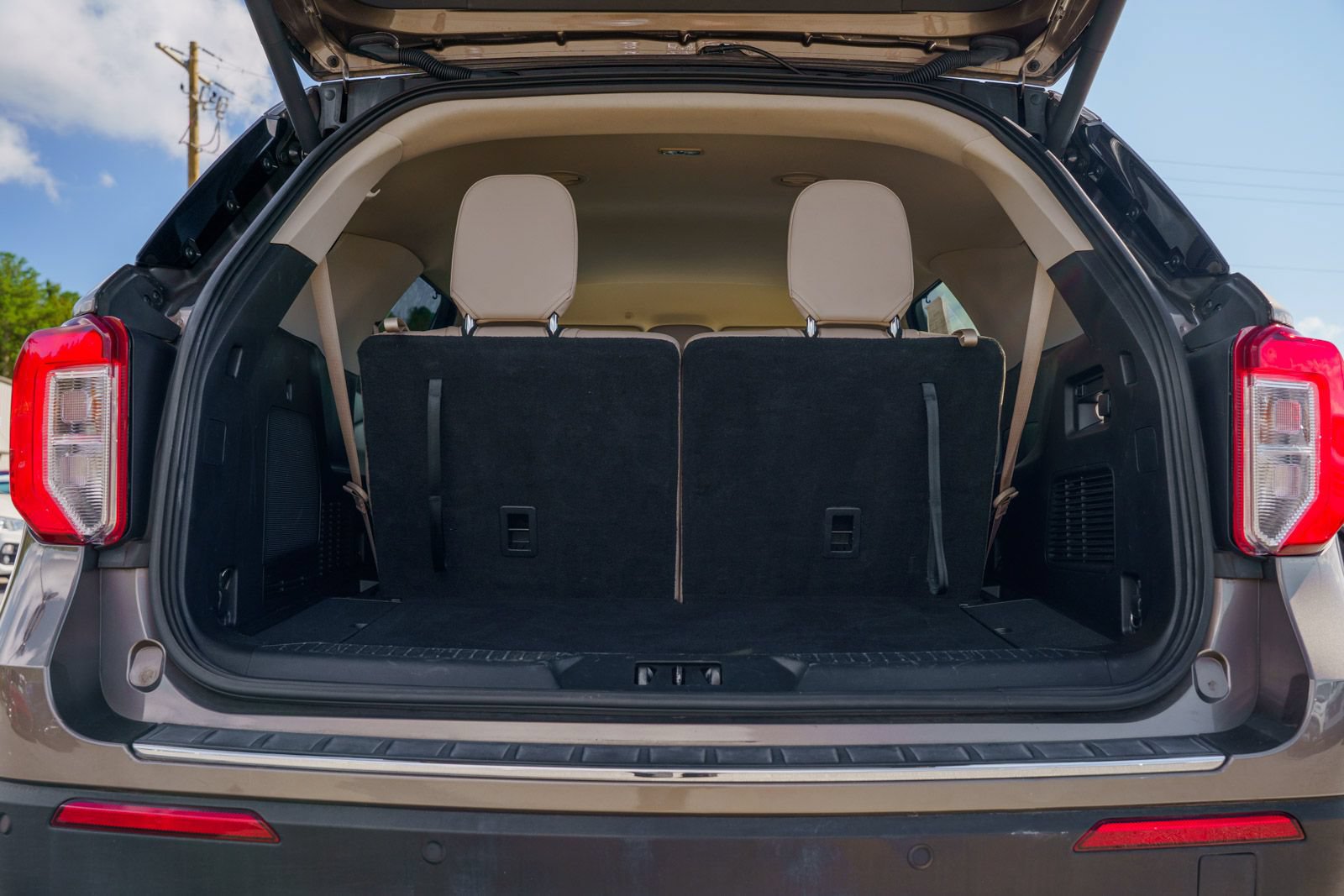 Certified 2021 Ford Explorer Limited AWD/4WD image 18