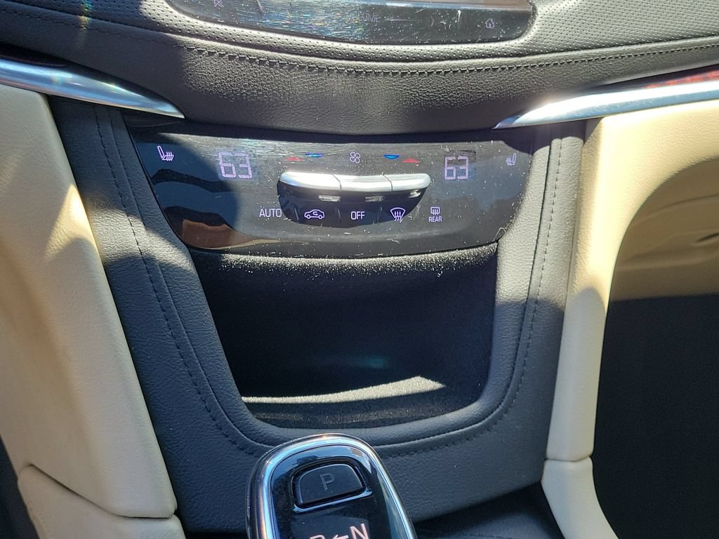 Used 2017 Cadillac XT5 Luxury w/ Driver Awareness Package AWD/4WD image 27