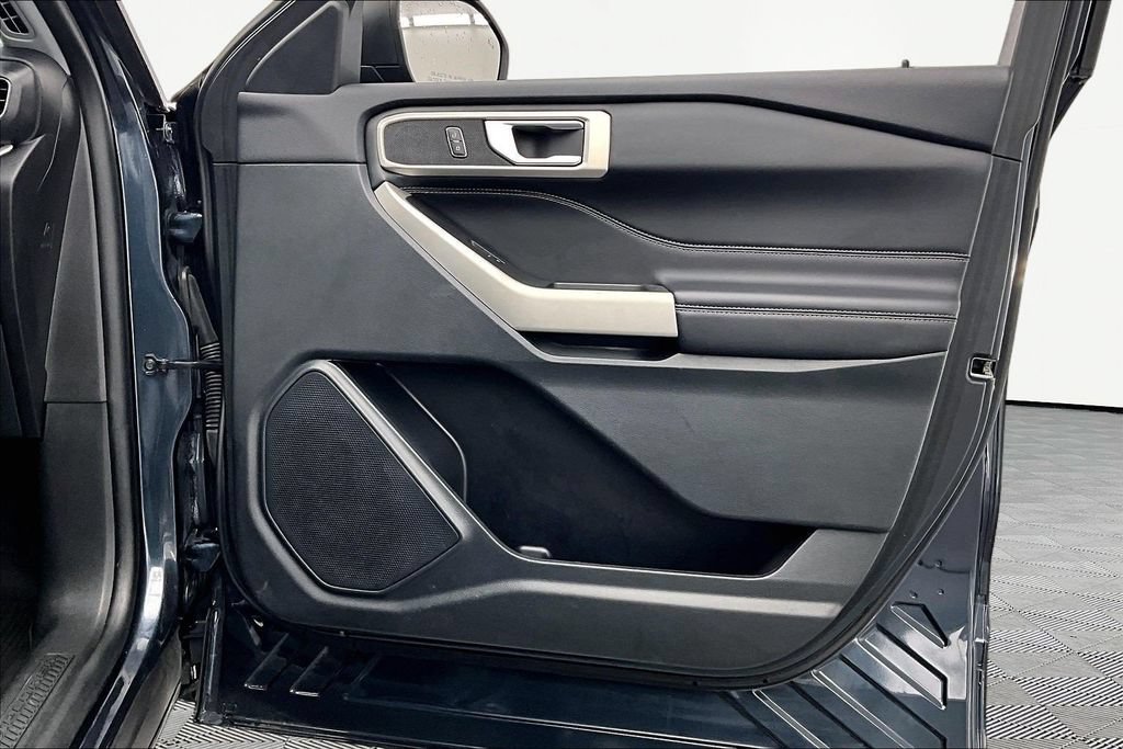 Certified 2023 Ford Explorer XLT w/ Equipment Group 202A AWD/4WD image 24