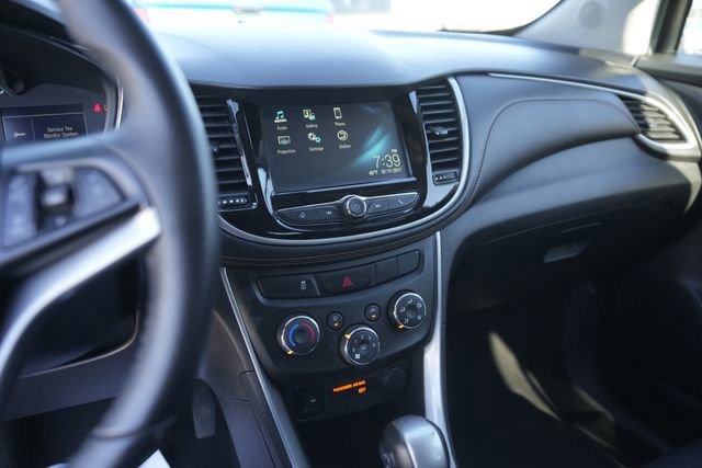 Used 2017 Chevrolet Trax LT w/ LT Convenience Package image 25