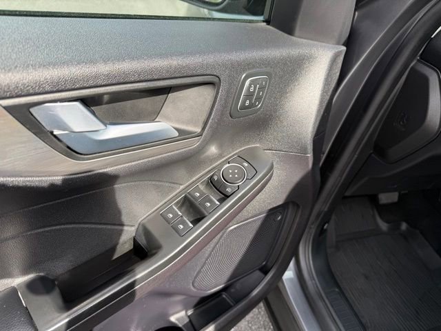 Certified 2022 Ford Escape Titanium w/ Class II Trailer Tow Package image 16