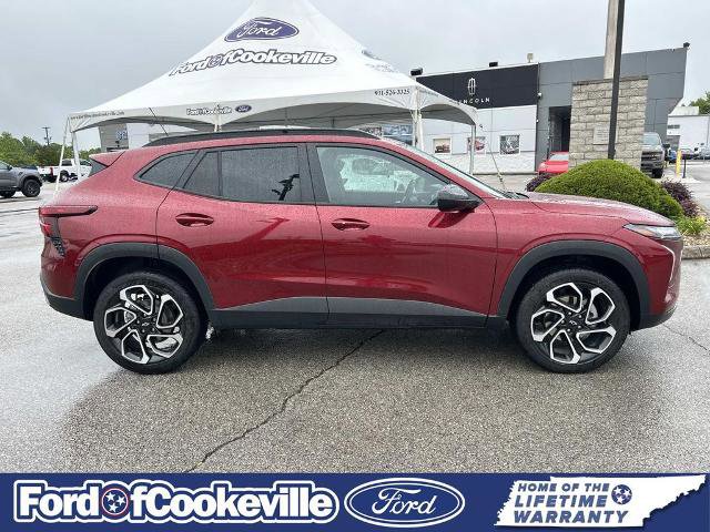 Used 2025 Chevrolet Trax RS w/ Driver Confidence Package FWD image 3