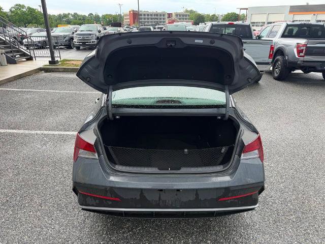 Used 2025 Hyundai Elantra Sport FWD image 9