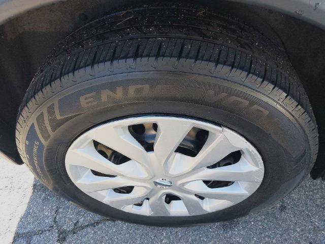 Used 2018 Nissan Rogue S AWD/4WD image 12