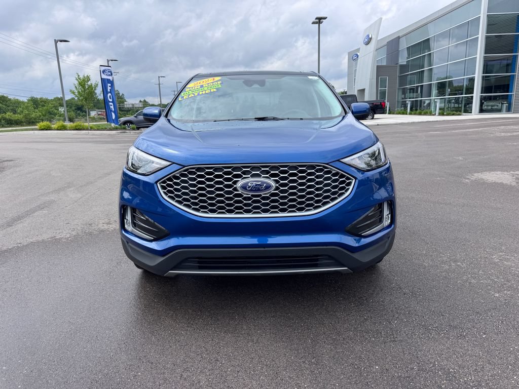 Certified 2024 Ford Edge SEL w/ Convenience Package AWD/4WD image 4