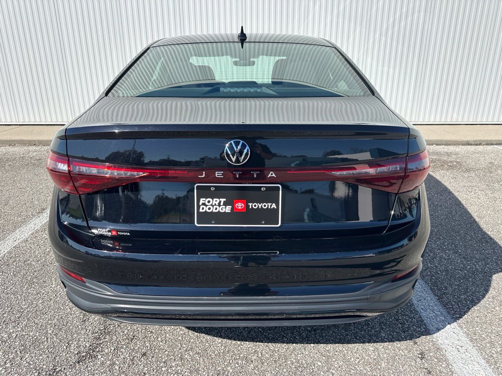 Used 2025 Volkswagen Jetta Sport FWD image 6