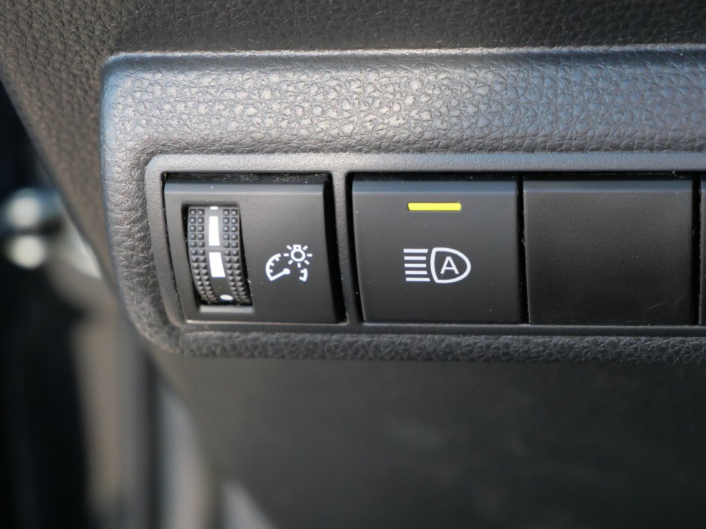 Used 2025 Toyota Corolla LE FWD image 17