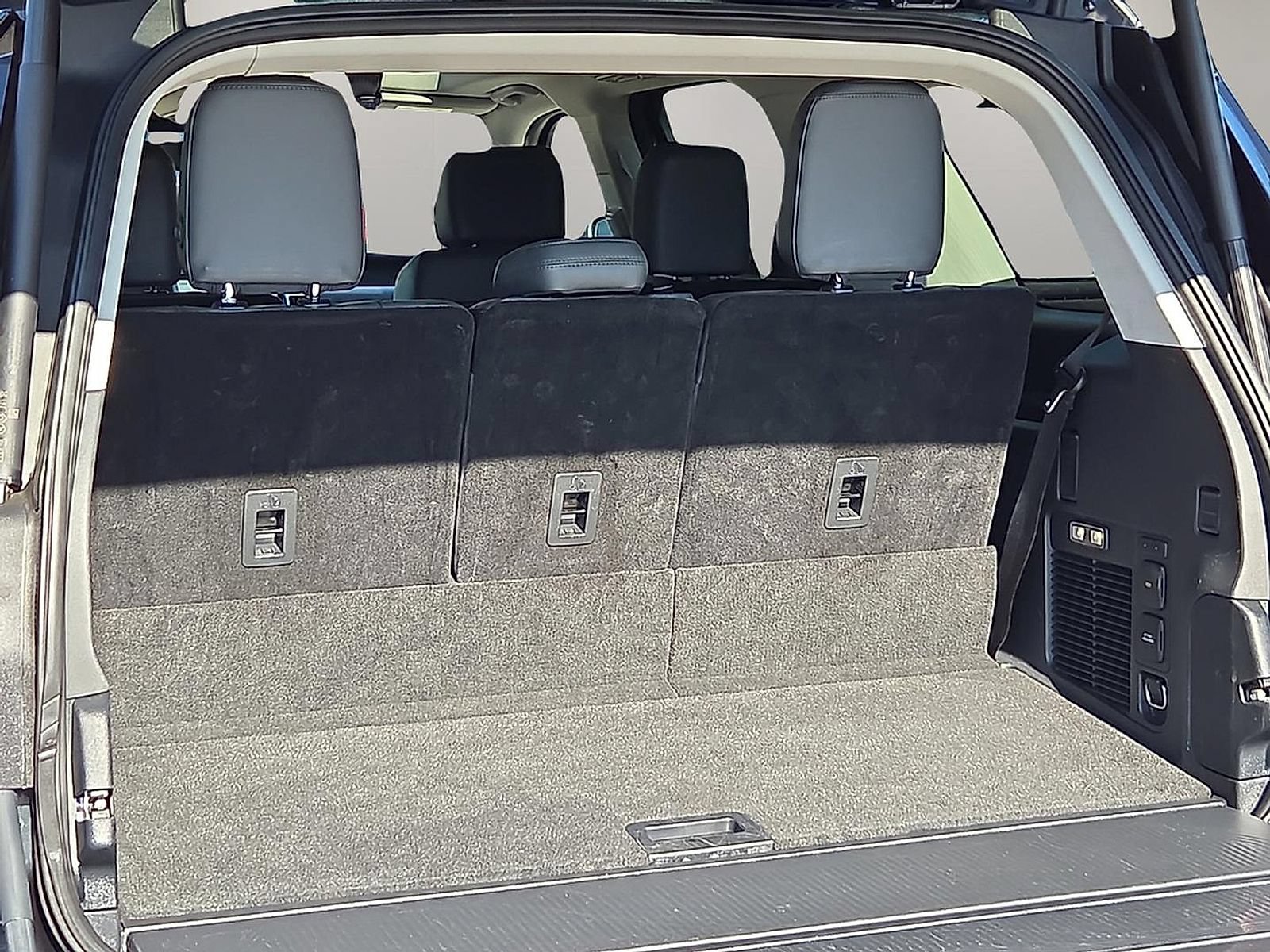 Certified 2025 Ford Expedition Active AWD/4WD image 8