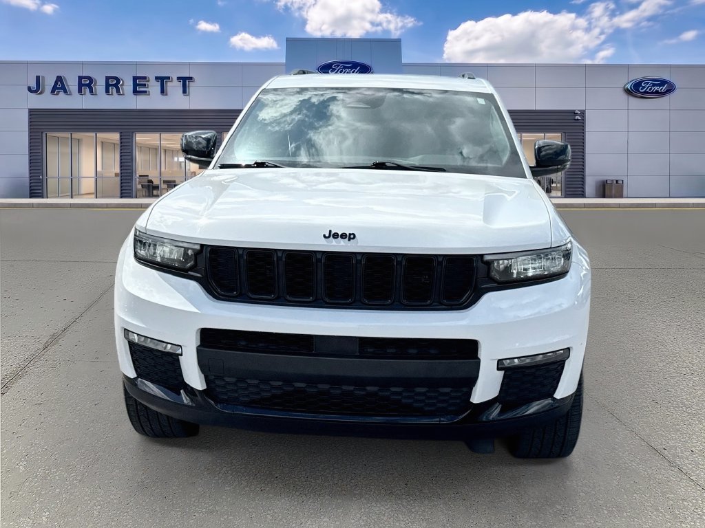 Used 2024 Jeep Grand Cherokee L Limited w/ Black Appearance Package RWD image 2