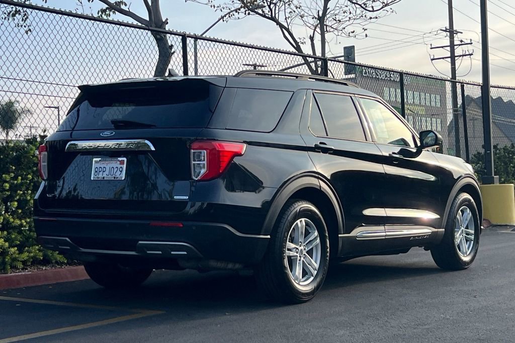 Certified 2020 Ford Explorer XLT w/ Equipment Group 202A image 5
