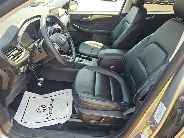 Certified 2022 Ford Escape Titanium w/ Class II Trailer Tow Package image 27