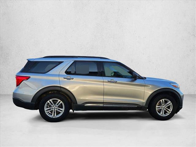 Certified 2021 Ford Explorer XLT w/ Equipment Group 202A RWD image 4