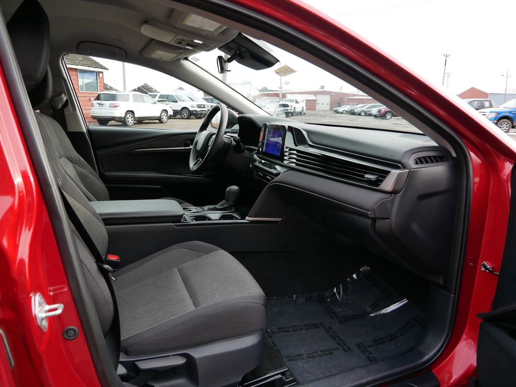 Used 2025 Toyota Camry LE FWD image 8